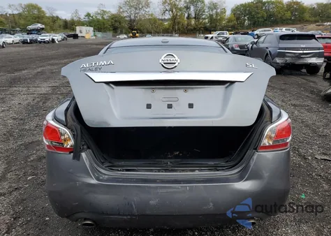 2015 Nissan Altima 2.5 z USA, uszkodzony, nr VIN 1N4AL3AP1FC120668